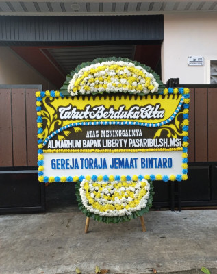 Papan Bunga Duka di Maesa