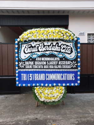 Papan Bunga Duka di Maesa